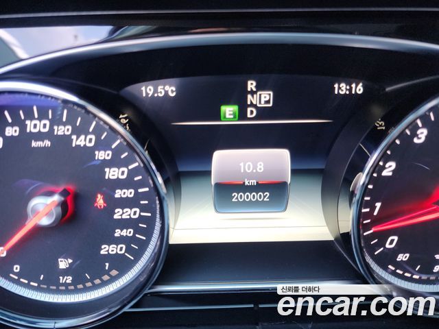 Mercedes-Benz E-Class 2018 — photo 6