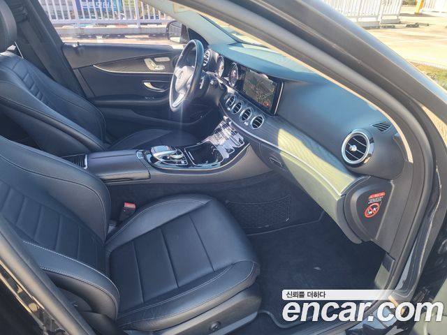Mercedes-Benz E-Class 2018 — photo 13