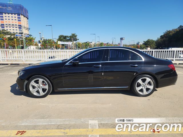 Mercedes-Benz E-Class 2018 — photo 17