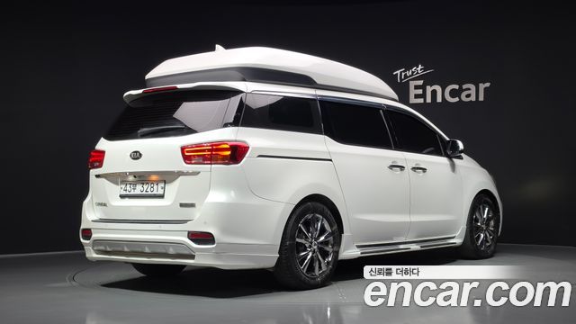 Kia Canival 2019 — photo 2