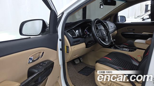 Kia Canival 2019 — photo 10