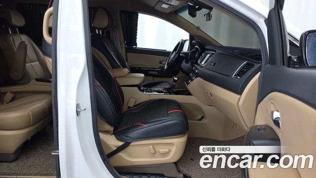 Kia Canival 2019 — photo 11