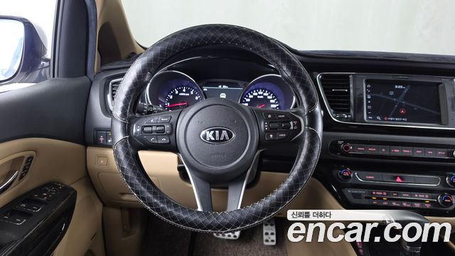 Kia Canival 2019 — photo 13