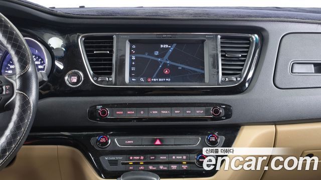 Kia Canival 2019 — photo 14