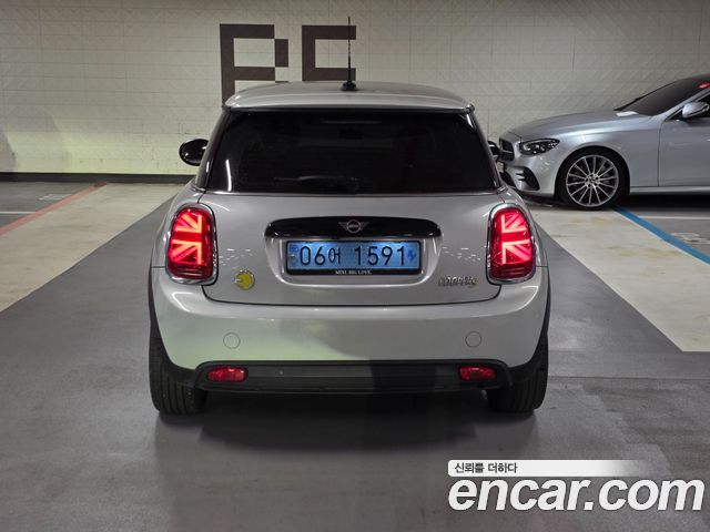 Mini Cooper 2023 — photo 4