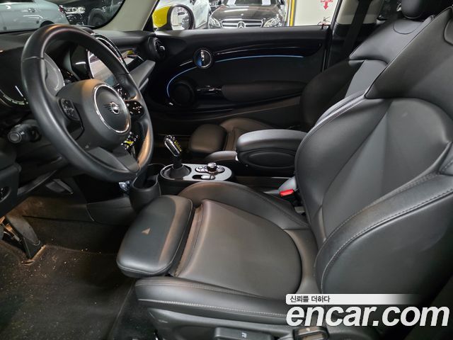Mini Cooper 2023 — photo 9