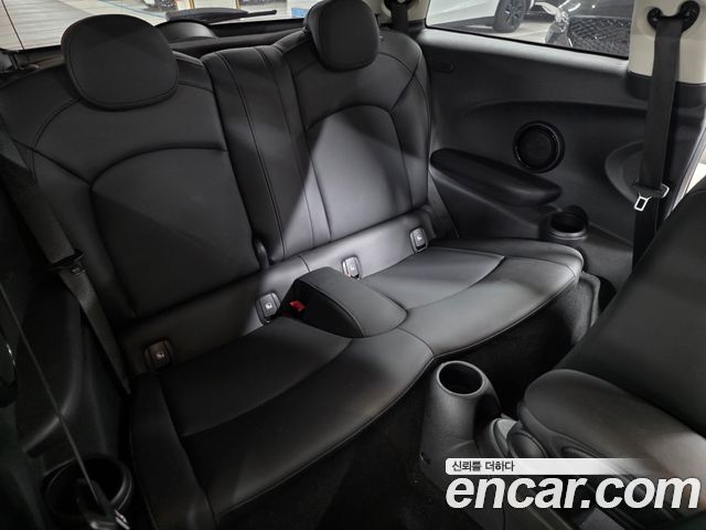 Mini Cooper 2023 — photo 10