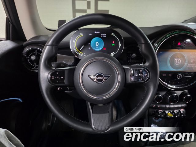 Mini Cooper 2023 — photo 11