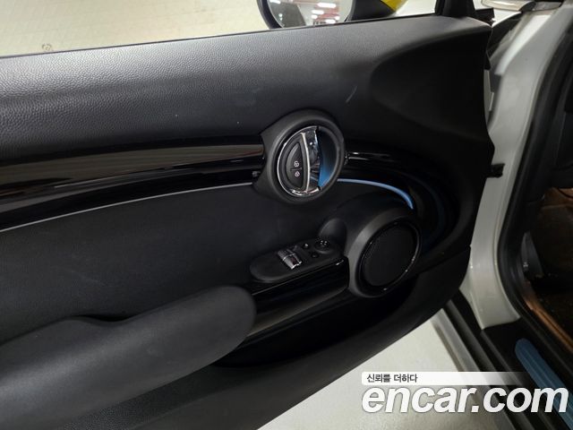 Mini Cooper 2023 — photo 15