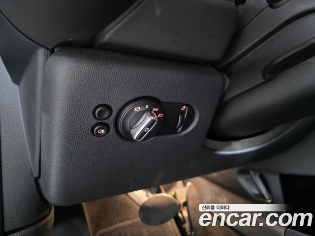 Mini Cooper 2023 — photo 16