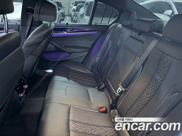 BMW 5-Series 2023 — photo 13