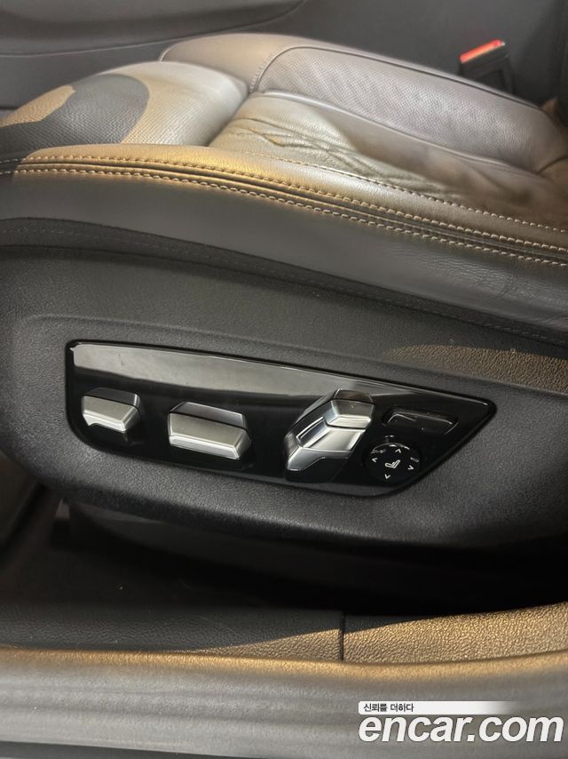 BMW 5-Series 2023 — photo 17