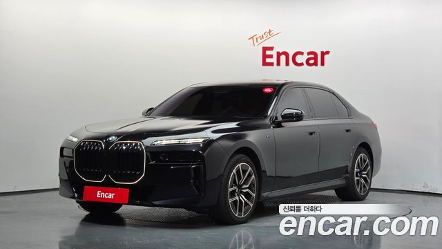 BMW 7-Series 2025 — photo 1
