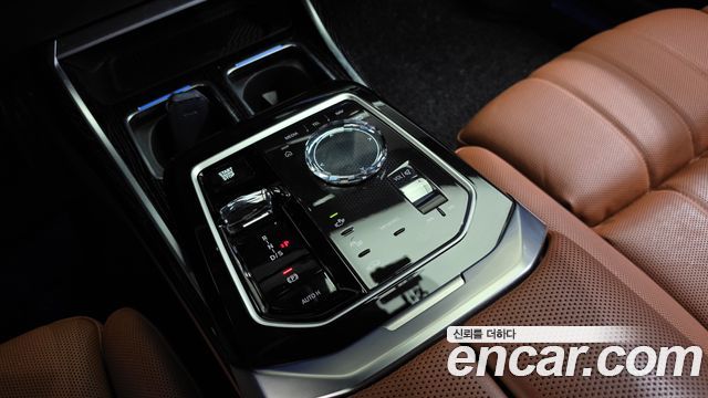 BMW 7-Series 2025 — photo 12