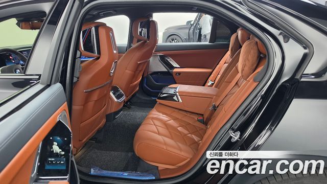 BMW 7-Series 2025 — photo 17