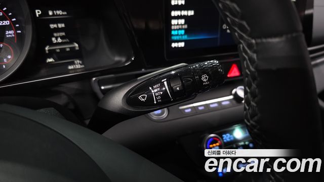 Hyundai AVANTE 2023 — photo 24