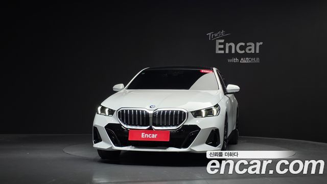 BMW 5-Series 2025 — photo 3