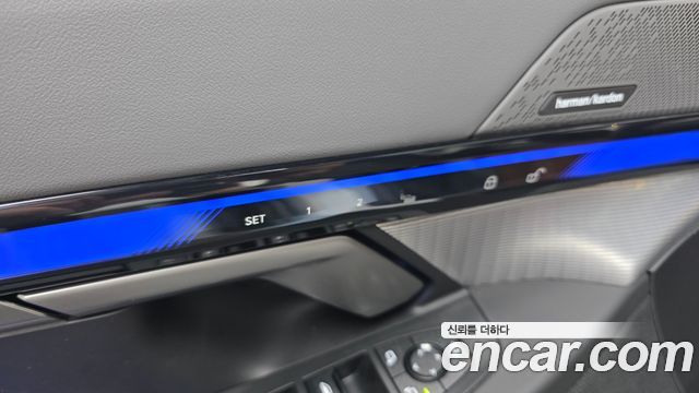 BMW 5-Series 2025 — photo 26