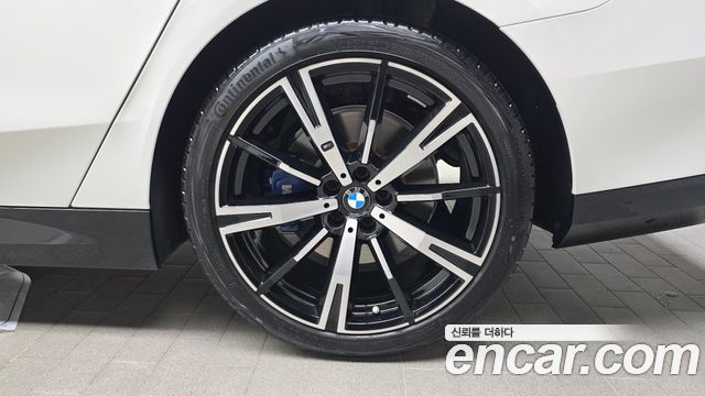 BMW 5-Series 2025 — photo 7