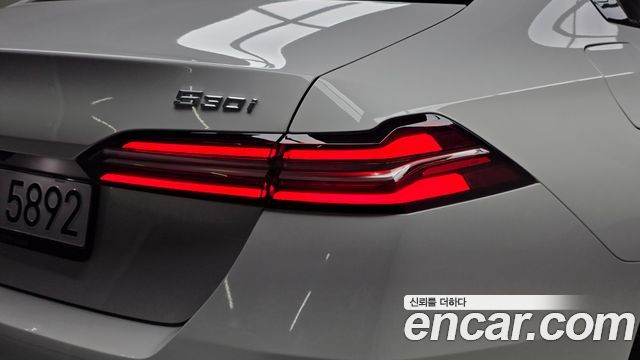 BMW 5-Series 2025 — photo 9