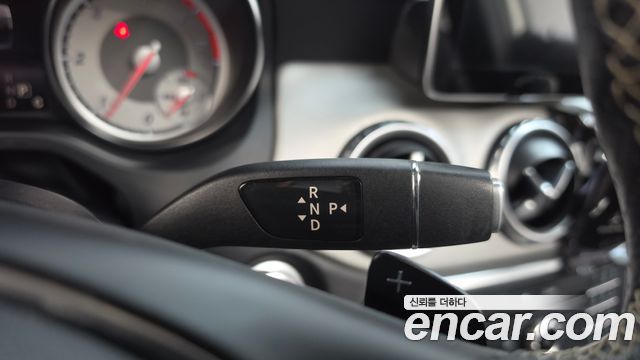 Mercedes-Benz GLA-Class 2016 — photo 9