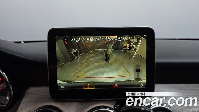 Mercedes-Benz GLA-Class 2016 — photo 15