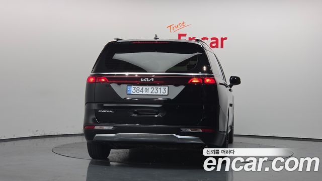 Kia Canival 2023 — photo 4