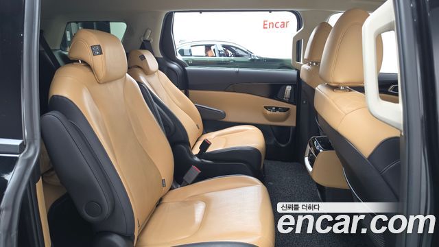 Kia Canival 2023 — photo 17