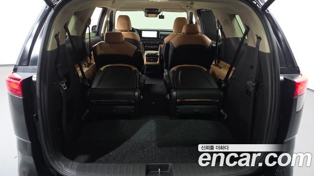 Kia Canival 2023 — photo 25