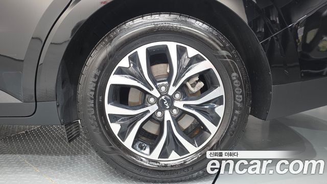 Kia Canival 2023 — photo 7