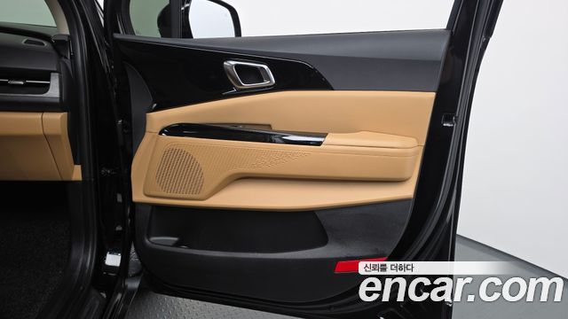 Kia Canival 2023 — photo 14