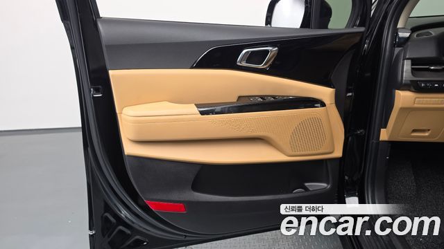 Kia Canival 2023 — photo 15