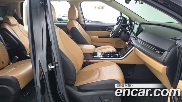 Kia Canival 2023 — photo 16