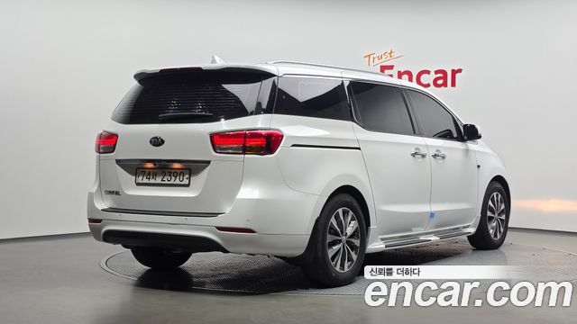 Kia Canival 2018 — photo 2