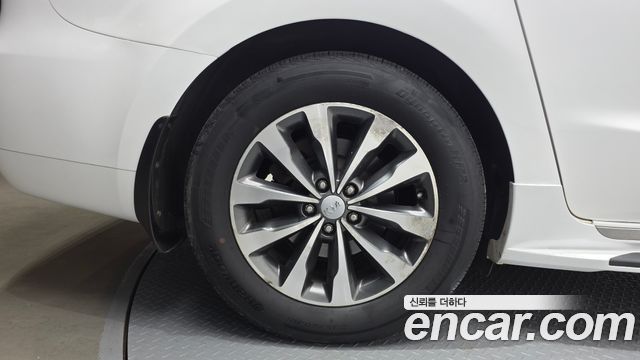 Kia Canival 2018 — photo 5