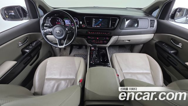 Kia Canival 2018 — photo 7
