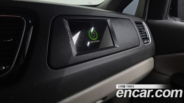 Kia Canival 2018 — photo 17