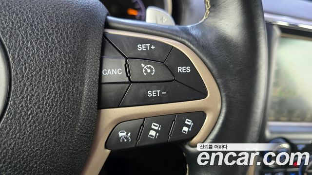 Jeep Cherokee 2016 — photo 17