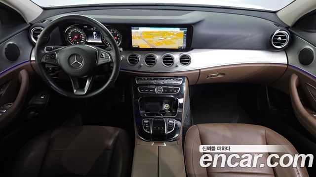 Mercedes-Benz E-Class 2018 — photo 10