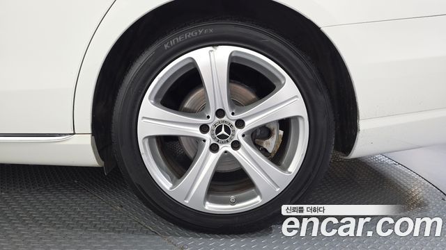 Mercedes-Benz E-Class 2018 — photo 7