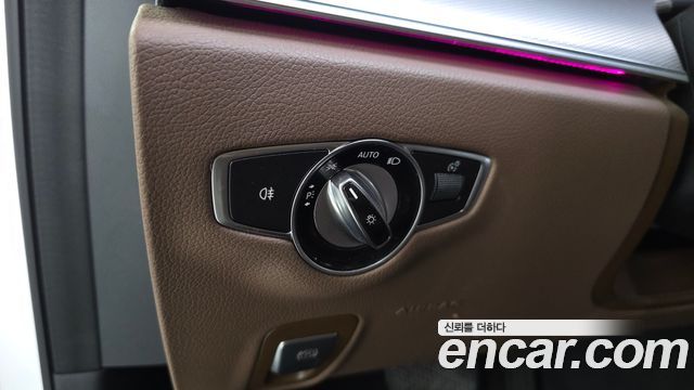 Mercedes-Benz E-Class 2018 — photo 28