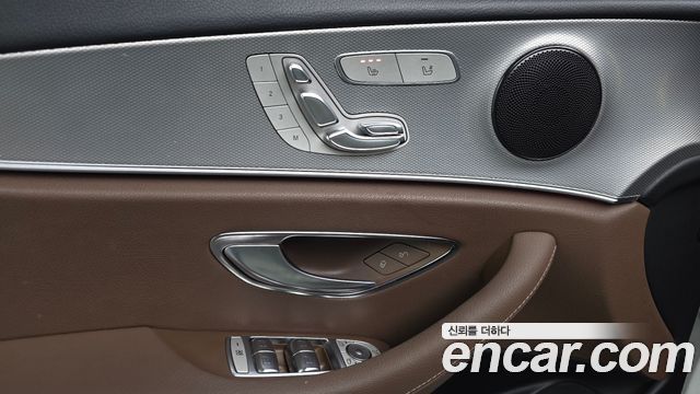 Mercedes-Benz E-Class 2018 — photo 30