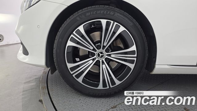 Mercedes-Benz E-Class 2018 — photo 5