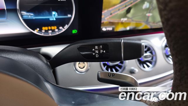 Mercedes-Benz E-Class 2018 — photo 12