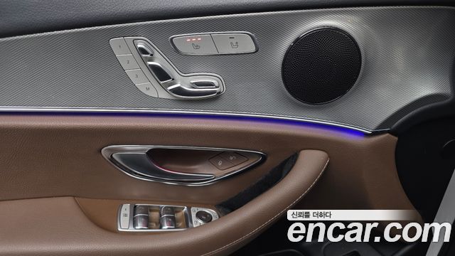 Mercedes-Benz E-Class 2018 — photo 26