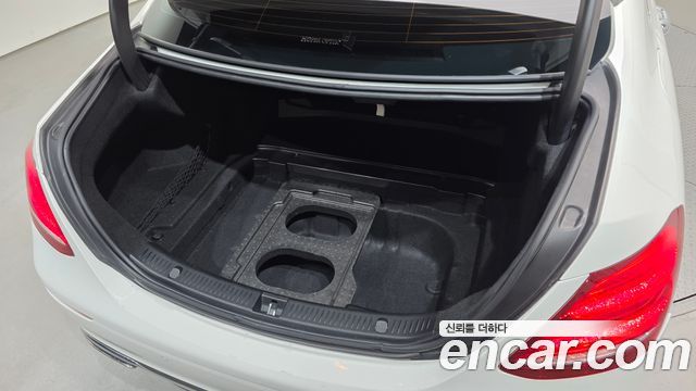 Mercedes-Benz E-Class 2018 — photo 32