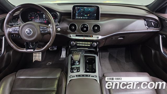 Kia Stinger 2018 — photo 10