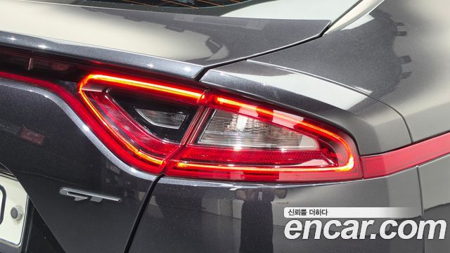 Kia Stinger 2018 — photo 9