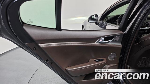 Kia Stinger 2018 — photo 15