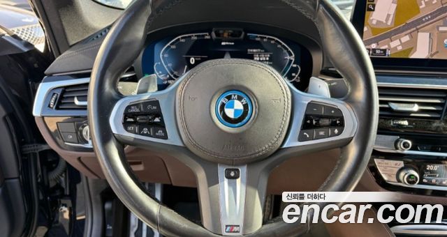 BMW 5-Series 2023 — photo 18